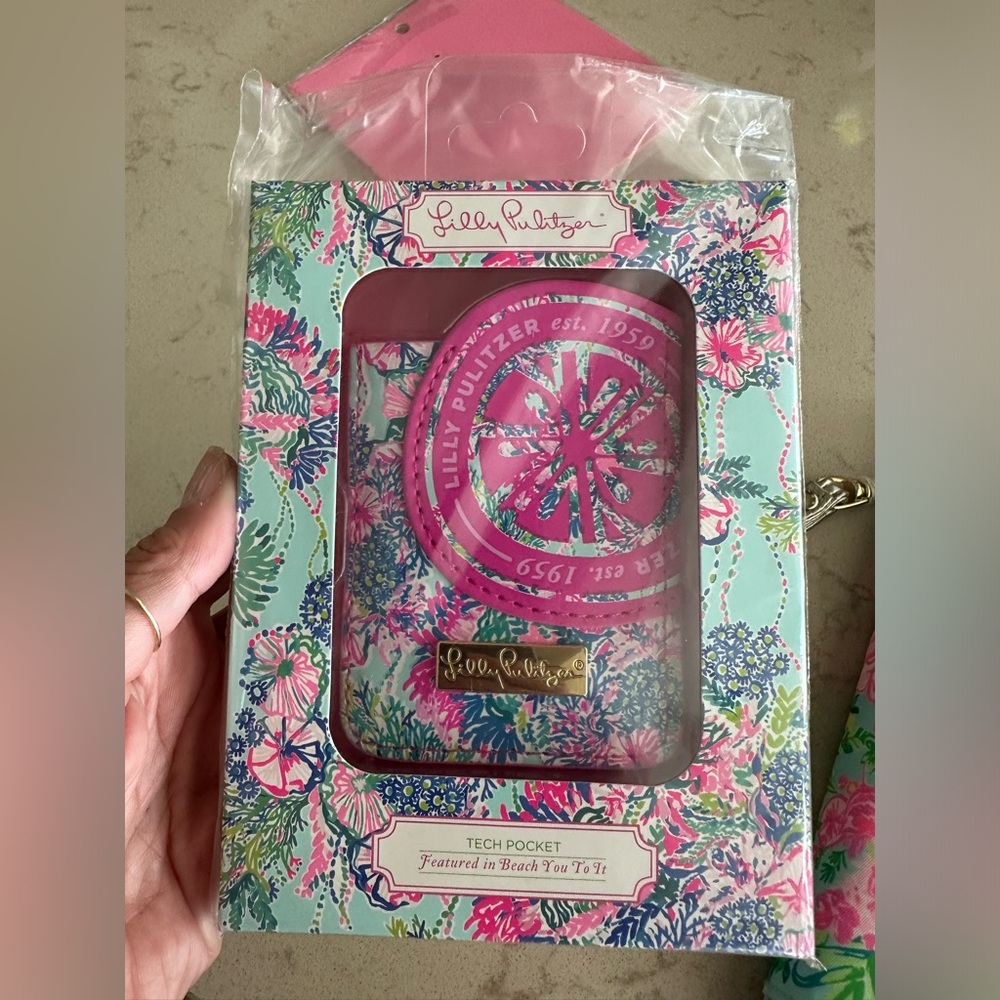NWT Lilly Pulitzer tech pocket